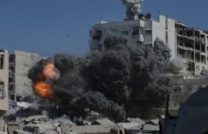 Israel cobre a cidade de Gaza; Pelo menos 32 mortos, disse o hospital