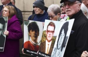 O novo exército britânico está enfrentando a corte para o domingo de 1972 na Irlanda do Norte