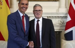 Os líderes do Reino Unido e da Espanha se reúnem para assinar um acordo que minimize o comércio e viagens a Gibraltar