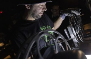 Os olhos eficazes de Lyded perduram em Hollywood Era e tumultos