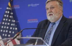 Pastor Wilson Pastor Wilson Walking Mainstream em Washington Trump