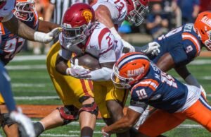 USC lutam com erros, penalidade com a última perda do Illinois