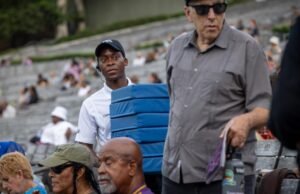 Depois de ‘Jesus Cristo Pauperar’, ele voltou para a tigela