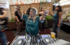 Café con reggaetón: na máquina do café