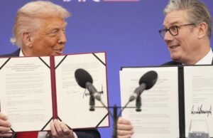 Trump e Starmer assinando acordos tecnológicos antes de realizar uma palestra especial sobre Tarif e Guerra