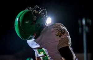 Booster enfatiza o pagamento dos pais das transferências do bispo Montgomery