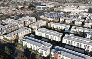 Os legisladores da Califórnia passaram no SB 79, a lei da casa.