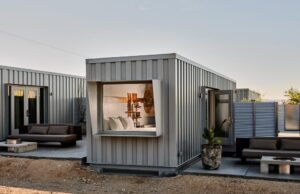 A redefinição de Redefinição de Ben Uyaeda Redefinir na Árvore é moderna, pequena e modelo