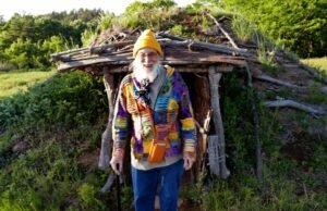 O pai mais alto do minimalismo, Terry Riley, é 900