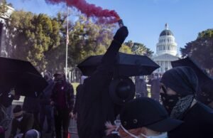 Trump se mudou para Antifa, o grupo terrorista de termo da casa