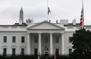 Trump ordens para reduzir a bandeira para Charlie Kirk Sparkers