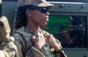 Assistente: Os passageiros que me odeiam não estavam em Bagdá; Estava no círculo dupont