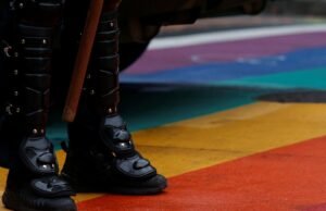 A Flórida removeu um passageiro arco -íris cruzado em Beach Miami quando você perdeu o pedido no estado