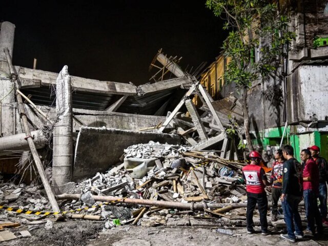 59-Students-Remain-Trapped-Under-Collapsed-Boarding-School-in-Indonesia.jpg