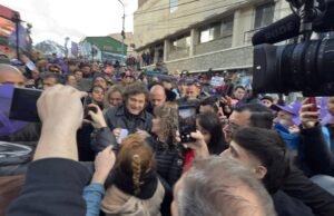 Javier Milei continuou em um método de campanha, mas não abordou