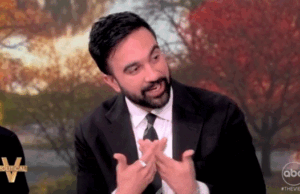 Alyss Farah Griffin Griffin pressiona a Nova York Candida Candida Candida Mamran Mamran Mamrani Mamrani reaja ao movimento policial e lamentando por Nova York