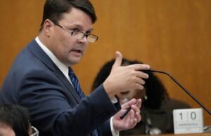 Os advogados de Crifth Dohrinian revela o Congresso para o Congresso no Mississippi