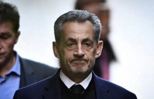 O ex-presidente francês Nicolas Sarkozy iniciou uma pena de prisão de cinco anos pelo escândalo de financiamento da Líbia