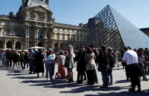 Os saques no Louvre forçaram o fechamento do museu: a polícia francesa investiga os acontecimentos