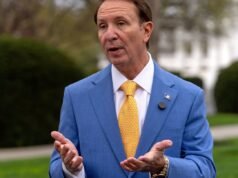 O governador da Louisiana convoca uma reunião especial sobre a questão do redistritamento do governador do Redistrick