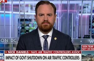 Os controles nacionais de tráfego aéreo conversam com o empacto do governo fechando o governo