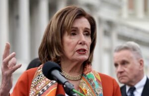 Pelosi roubou que o AOC lidera as negociações sobre o governo fechado
