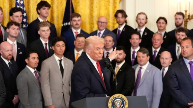 Trump-Honors-NCAA-and-NAIA-Baseball-Champs-at-White-House.com2Fc22F5c2F11373bda7e4abb73afba5e49b26a2.jpeg