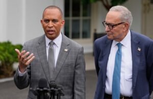 O primeiro encontro de Trump com o líder do Congresso se transformou em pouco tempo o discurso de fechamento