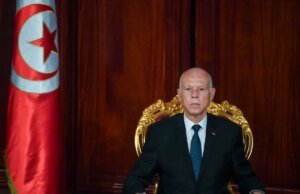 Os tribunais da Tunísia mencionaram os homens para a postagem do Facebook, crítica ao presidente da morte