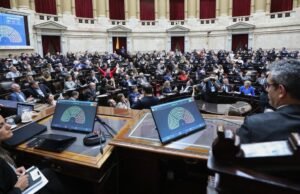 Deputados defendem a atualização do regime DNU para limitar o poder de Javier Milei