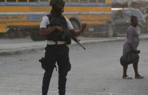 Os haitianos fazem um recibo cuidadoso de novos países internacionais aprovou a ONU para roubar a gangue