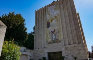 Artistas do Mosaic Rupnik estão enfrentando um teste no Vaticano por abuso de mais de 20 mulheres, incluindo freiras