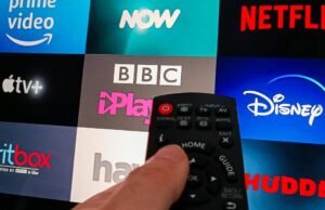 A lei da Califórnia requer o volume do volume em voz alta