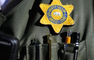 Sue Sue La County Sheriff devido a uma permissão de armas