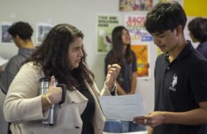 O Newosom assinou um projeto de lei que visava antomeemitismo e outra discriminação na escola