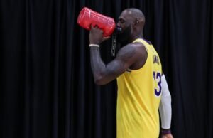 LeBron James olha lentamente na temporada do Lakers