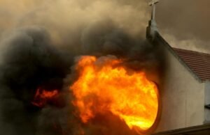 Os bombeiros de Los Angeles não tiveram recursos suficientes no primeiro ataque ao incêndio de Palgadies, relata