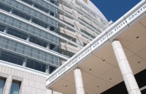 Mulheres reconhecidas por roubar US $ 2,8 milhões da OC Instant Nodle Company