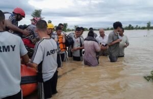 As aldeias nepalesas são removidas da chuva, os deslizamentos de terra; Pelo menos 44 mortos