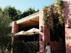 Entre as acusações de discriminação contra brancos e gran blanco