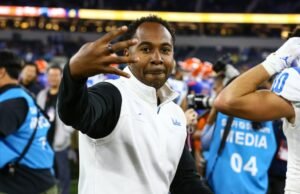 UCLA descontrolada UCLA: Martin Jarmond volta atrás no renascimento do futebol