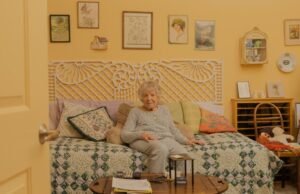 A casa de 97 anos de La está cheia de antiguidades e recordações