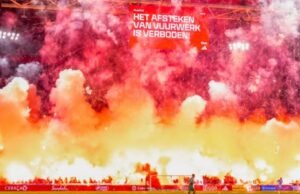 “Muito constrangedor”: a perturbadora exibição pirotécnica que causou a suspensão de um jogo após cinco minutos