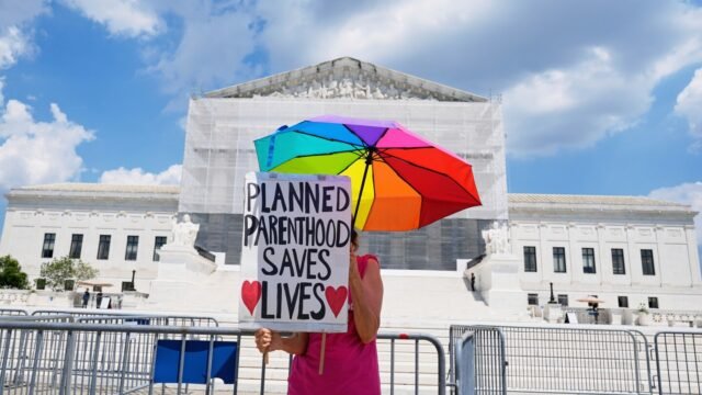 Federal-Judge-to-Hear-Arguments-on-Planned-Parenthood-Medicaid-Funding.com2F6d2F7f2F6e2828dc631c38be.jpeg