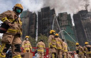 Tragédia Tragédia em Hong Kong deixou 55 mortos e centenas de desabrigados
