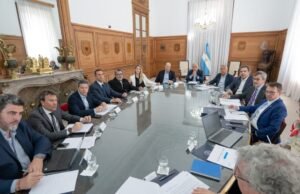 Conselho de maio se reúne para revisar projeto de reforma trabalhista antes da sessão especial