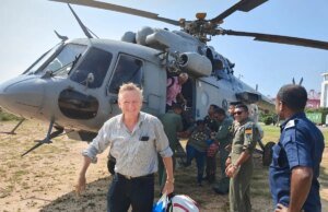 A Força Aérea Indiana está evacuando mais de 55 pessoas de áreas afetadas pelas enchentes no Sri Lanka