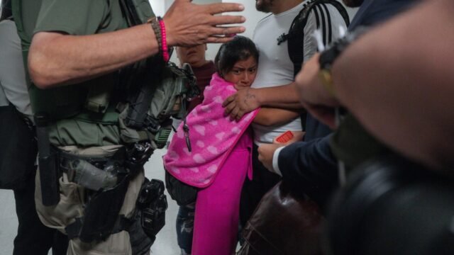 Inside-US-Courts-Asylum-Seekers-Face-Swift-Detentions-Amid-Immigration.com2Ffd2Fdc2F10c3897c469c7556.jpeg