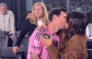O beijo de Messi em Antonela Roccuzzo em meio à comemoração do Inter Miami pela vaga na final da MLS