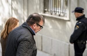 O destino espera hoje Koldo para lhe perguntar sobre a máscara nas Ilhas Canárias após a primeira noite de prisão